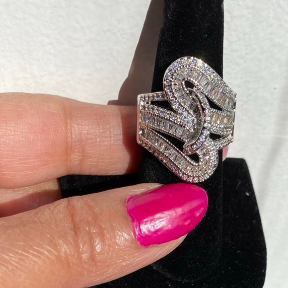 Weekend sale Zircon Platinum Plated Ring 5.6ct - Picture 4 of 4